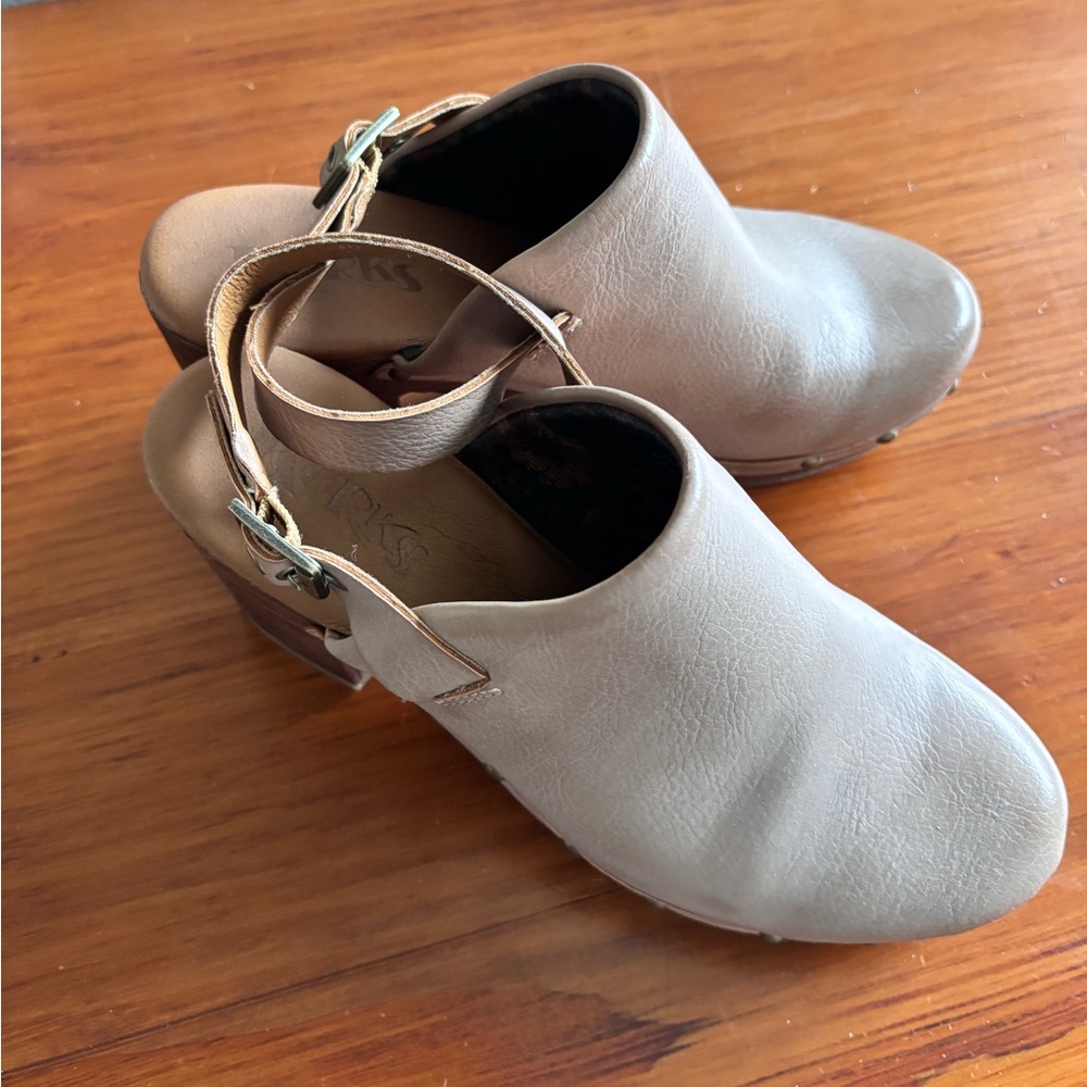 Kork-Ease Taupe Leather Platform Clogs with Stud Trim